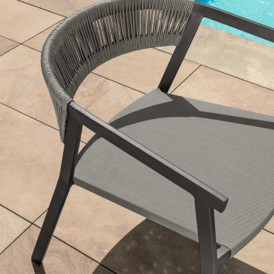 Mobilier terasa Talenti KEYPP. Conține culorile: