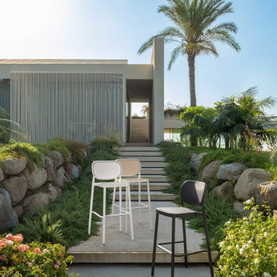 Mobilier terasa Talenti MEGSGA. Conține culorile: